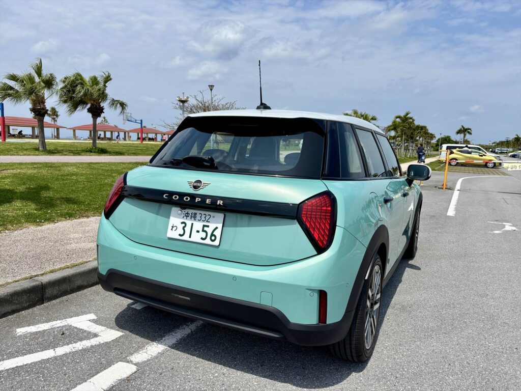 MINI 5DOOR_03