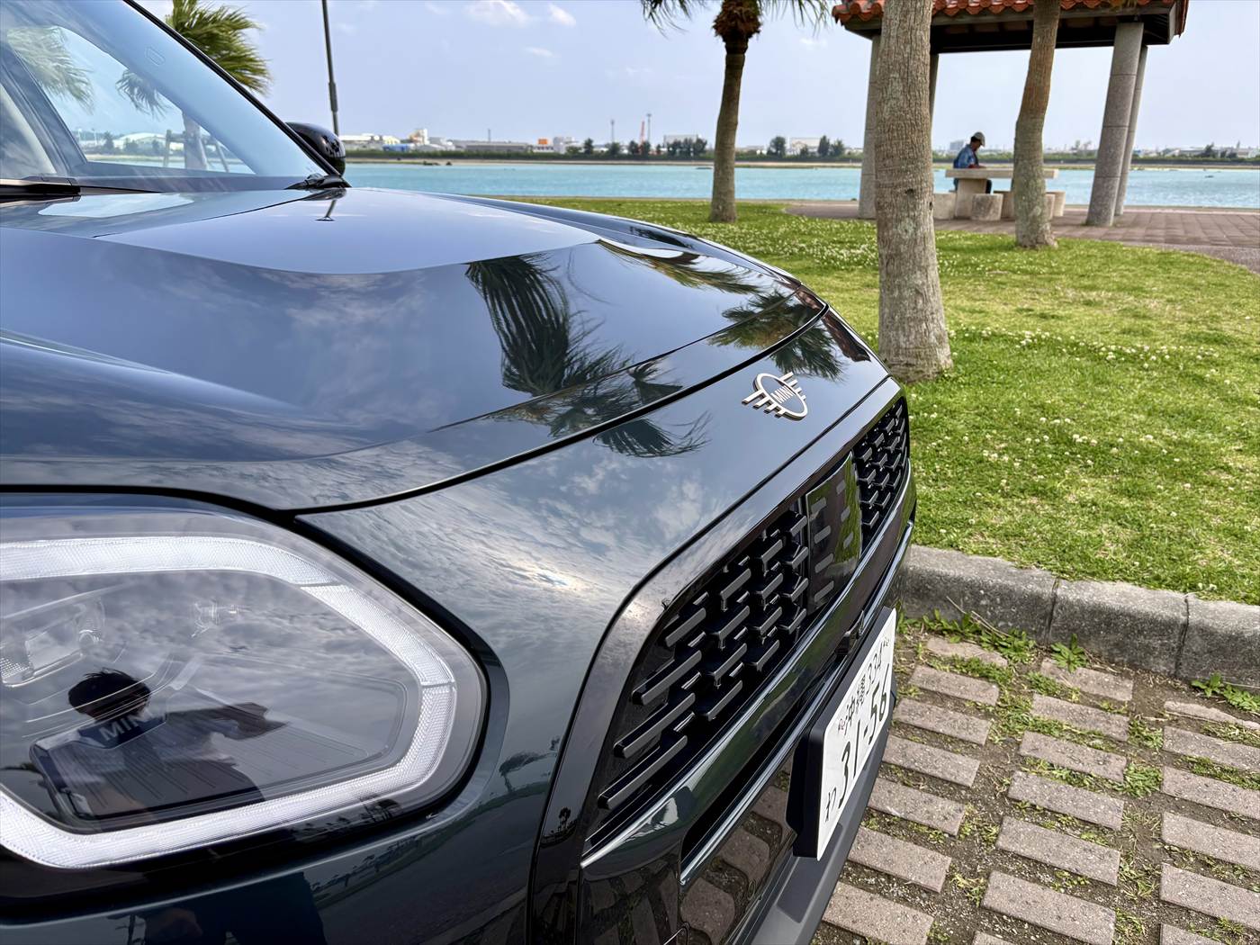 沖縄のレンタカープレミアムファーストの車：MINI COUNTRYMAN　エンブレム