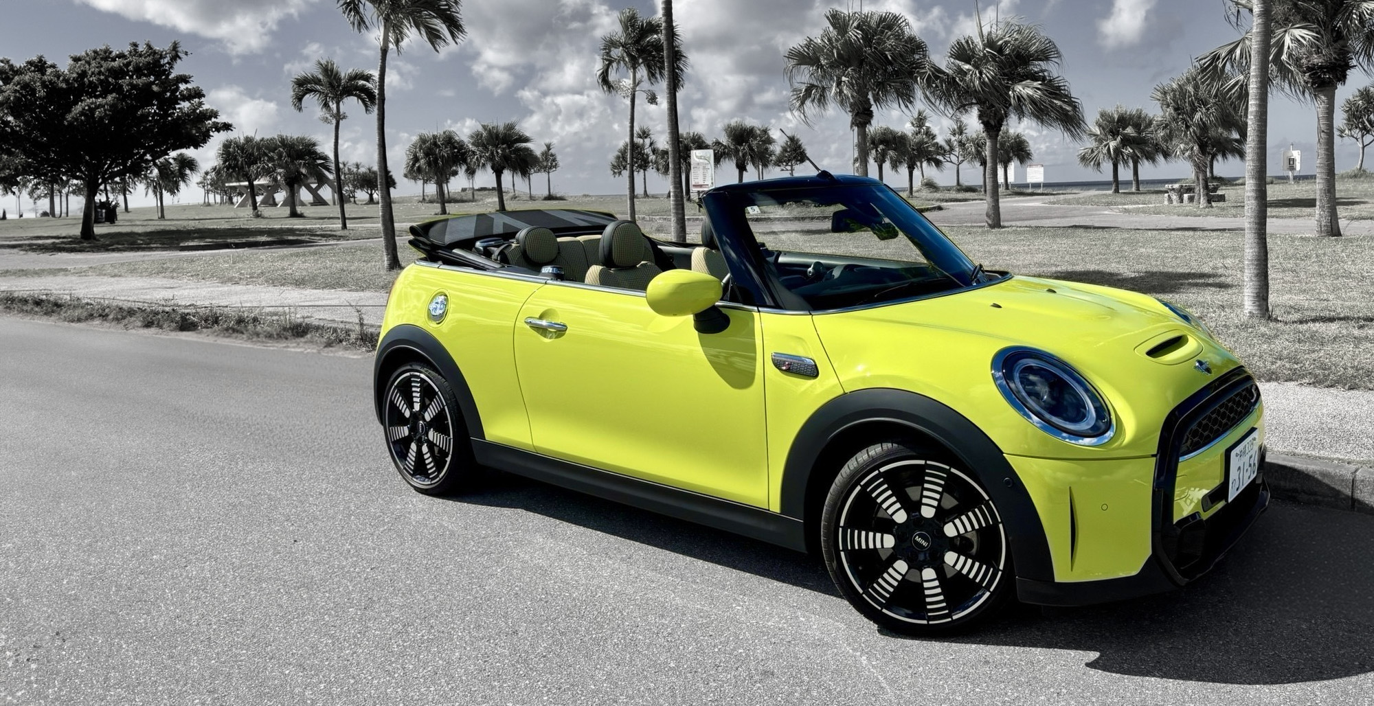 プレミアムファーストMINI CONVERTIBLE F57 イエロー